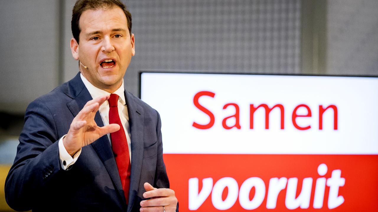 asscher-denkt-dat-pvda-leden-het-oneens-zijn-met-kritiek-monasch
